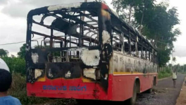 രണ്ടു ബസുകള്‍ക്ക് തീയിട്ടു