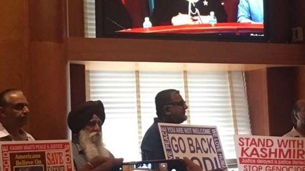 മോദിക്കെതിരെ പ്രതിഷേധം