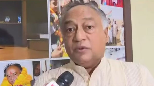 രാഹുൽ ഗാന്ധിക്കെതിരെ 