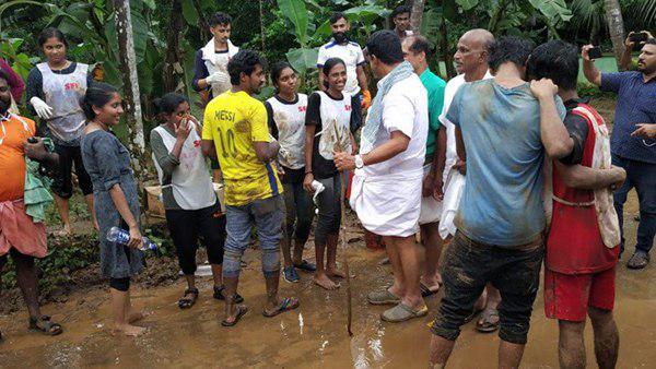  നാടകം നടത്തുന്നത്‌ ഞാനല്ല