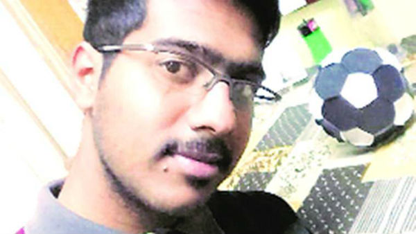  ദില്ലി സര്‍വ്വകലാശാല അധ്യാപകന്‍ 