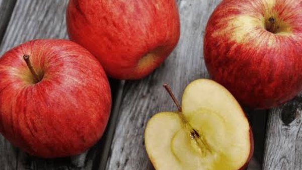 ആപ്പിളിലും