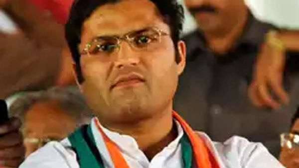 വലംകൈ ആയ നേതാവ് രാജിവച്ചു