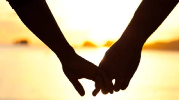 മുറിയെടുക്കാന് ബന്ധം തെളിയിക്കണ്ട... മുറിയെടുക്കാന് ബന്ധം തെളിയിക്കണ്ട...