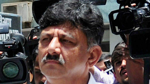 ഗുജറാത്ത് കോണ്‍ഗ്രസിനെ രക്ഷിച്ചു