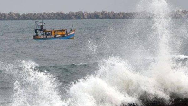 കപ്പല്‍ ഗാതഗതം നിര്‍ത്തിവെച്ചു