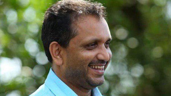  സമ്മര്‍ദ്ദം ചെലുത്തുന്നു