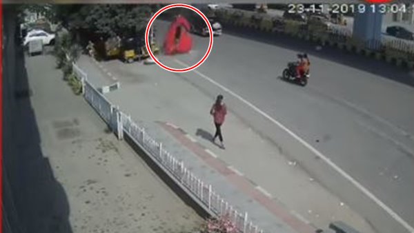  അഞ്ച് ലക്ഷം ധന സഹായം