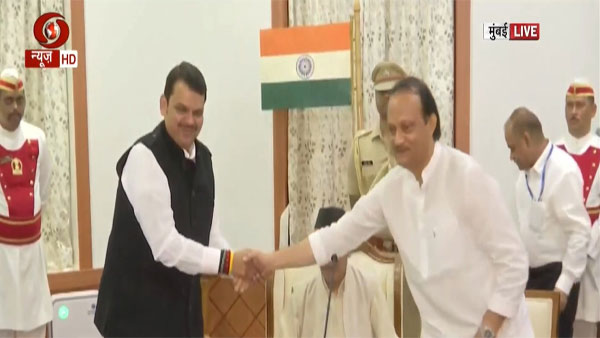  മറുകണ്ടം ചാടിച്ചു