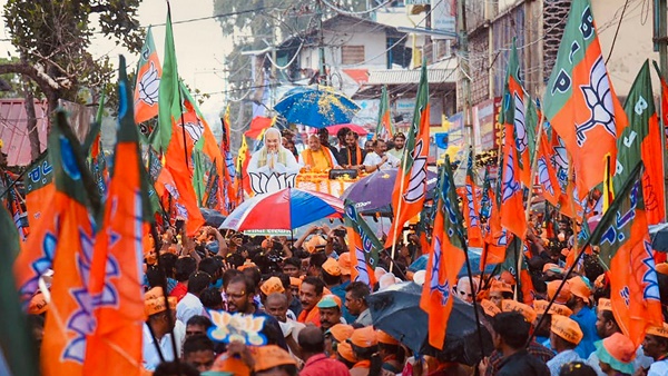 ഖൊരഖ്പൂർ സദറിൽ മിന്നും വിജയം