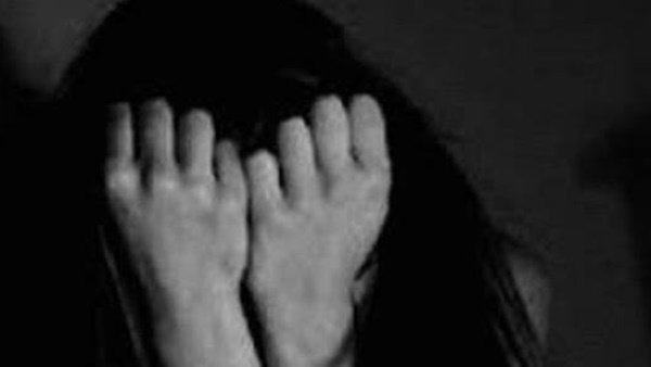 മുന്നില് നിര്ത്തി ആസ്വദിക്കും മുന്നില് നിര്ത്തി ആസ്വദിക്കും