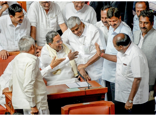 വിമതരുടെ പ്രതികരണം വിമതരുടെ പ്രതികരണം