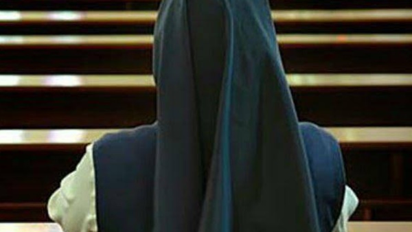 പുരോഹിതന്മാരുമായി പുരോഹിതന്മാരുമായി