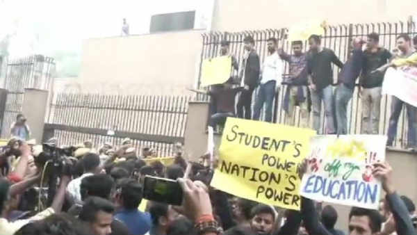 ജെഎൻയു കലഹിച്ചു