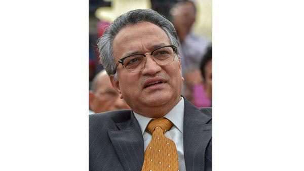 കാന്‍വീല്‍ക്കര്‍ ഒഴികെ