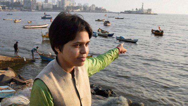 ഹാജി അലി ദർഗ, നാസികിലെ ത്രൈയംബകേശ്വർ ക്ഷേത്രം ഹാജി അലി ദർഗ, നാസികിലെ ത്രൈയംബകേശ്വർ ക്ഷേത്രം