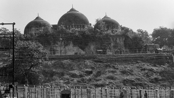 ബാബരി മസ്ജിദിന്റെ തകര്‍ച്ച