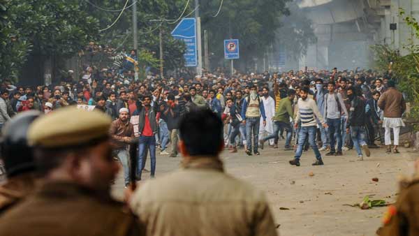 പ്രതിഷേധം ശക്തിപ്പെടുന്നു