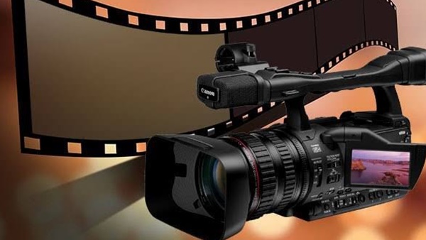 തീണ്ടാപ്പാടകലെ