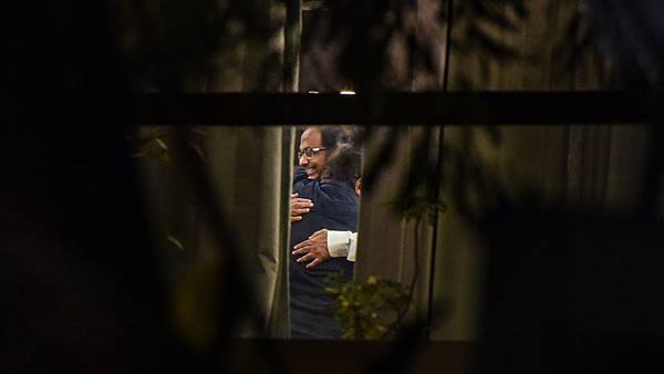  സ്വര്‍ണ ചിറകുകള്‍