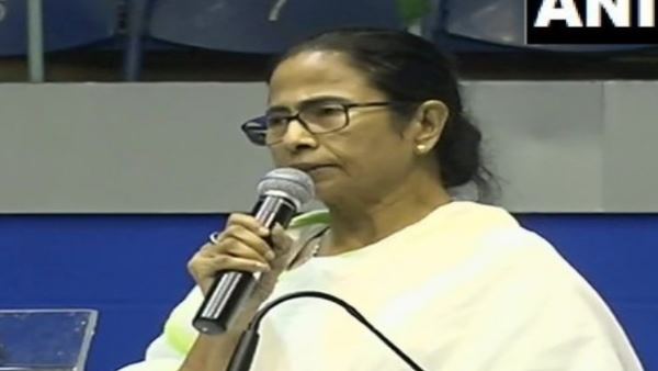 രണ്ട് കൂറ്റന്‍ റാലികൾ