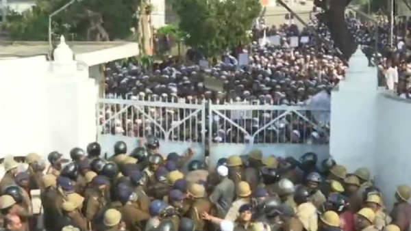 പൂര്‍ണമായും തകര്‍ത്തു