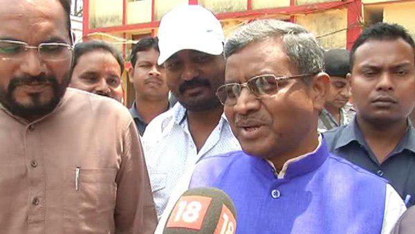 ആരുമായും സഖ്യം