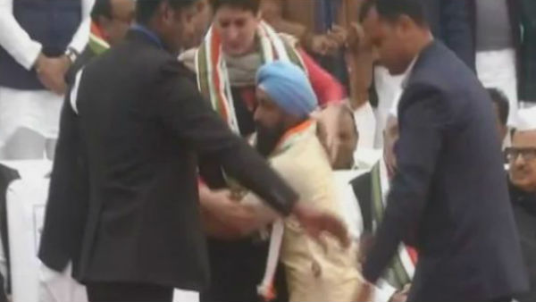 സുരക്ഷാ വലയം ഭേദിച്ച്...