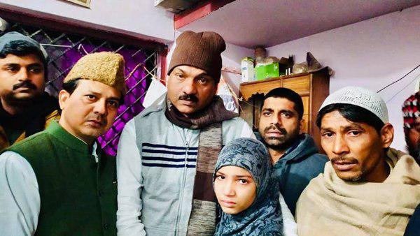 നെഞ്ചത്തു വെടി വച്ച് വീഴ്ത്തി