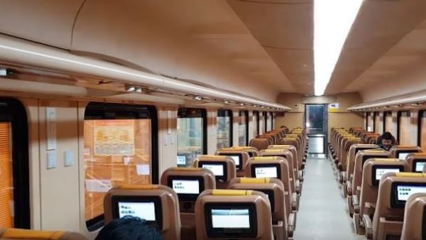 സ്വകാര്യ ട്രെയിൻ വൻ ലാഭത്തിൽ?