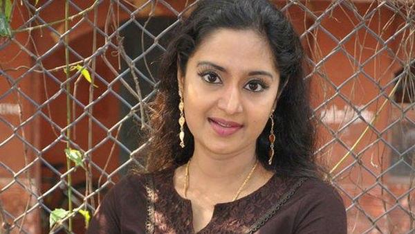 പൊട്ടിത്തെറിച്ച് ചാര്മ്മിള പൊട്ടിത്തെറിച്ച് ചാര്മ്മിള