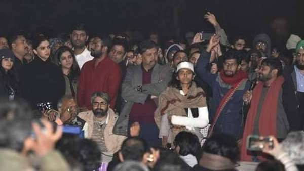 ദീപികയ്ക്ക് എതിരെ പ്രചാരണം ദീപികയ്ക്ക് എതിരെ പ്രചാരണം