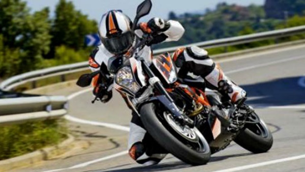 ബൈക്ക് റേസര്‍