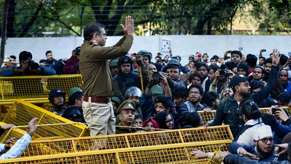 നിഷ്ക്രിയരായി പോലീസ്