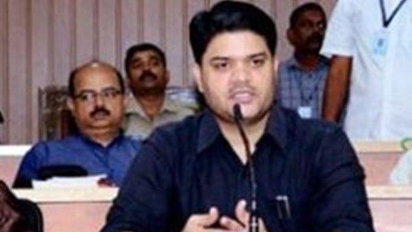  നിരത്തിലല്ല മൈതാനത്ത്