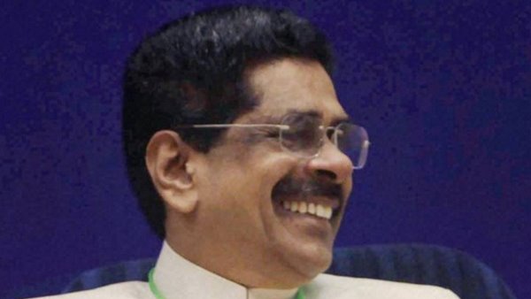 ഗ്രൂപ്പ് നേതാക്കളുടെ സമ്മർദ്ദം