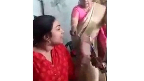  കുലസ്ത്രീയിൽ നിന്ന് പ്രഗ്യാ സിങ്ങ് ഠാകൂര്‍മാരിലേക്ക്