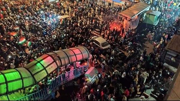 ഭൂരിപക്ഷവും സ്ത്രീകളാണ് ഭൂരിപക്ഷവും സ്ത്രീകളാണ്