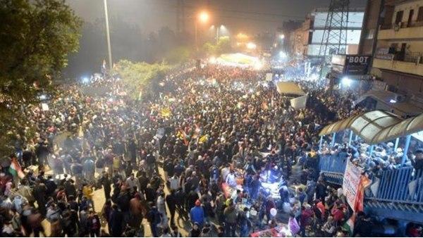 നിയന്ത്രണങ്ങൾ നിയന്ത്രണങ്ങൾ