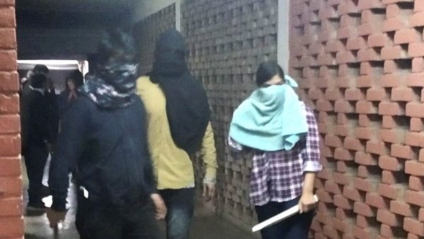 ജെന്‍യുവിന്‍റെ ചരിത്രത്തിൽ