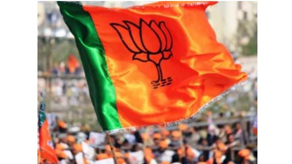 സജീവ രാഷ്ട്രീയ പ്രവർത്തനം ഉപേക്ഷിക്കുന്നു