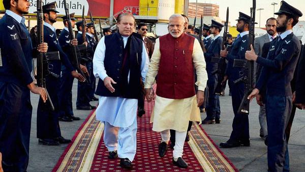 സിൻഹയ്ക്ക് മുൻപ് മോദി