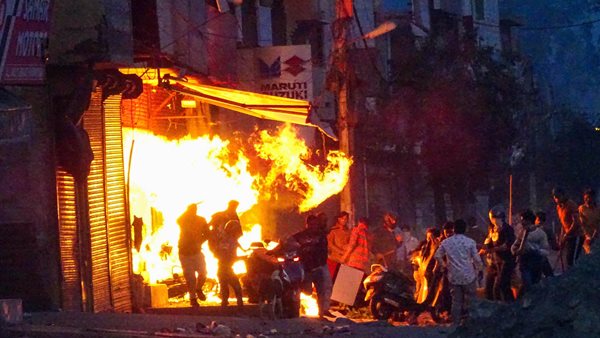 അക്രമം അടിച്ചമര്ത്തുന്നതില് വീഴ്ച... അക്രമം അടിച്ചമര്ത്തുന്നതില് വീഴ്ച...