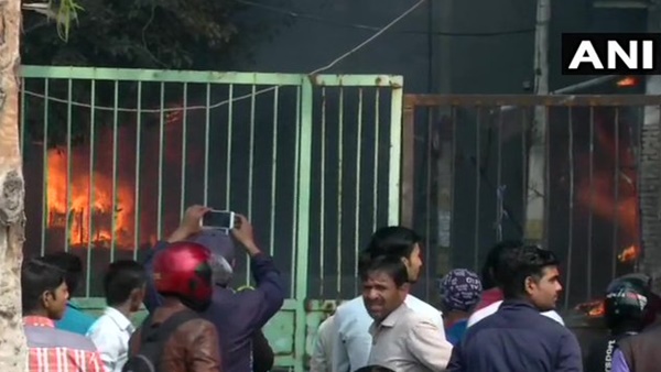 തലനാരിഴക്കു രക്ഷപ്പെട്ടു