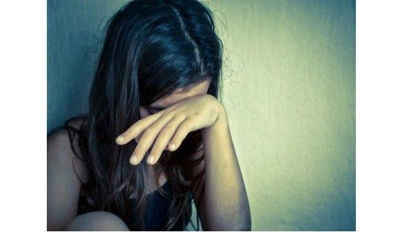  ഭീഷണിപെടുത്തി