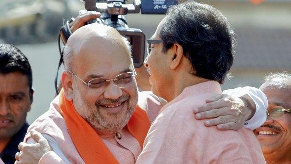  അമിത് ഷായ്ക്ക് കൈയ്യടി