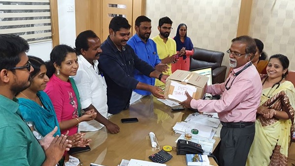 ഡിവൈഎഫ്ഐ പ്രവർത്തകർ