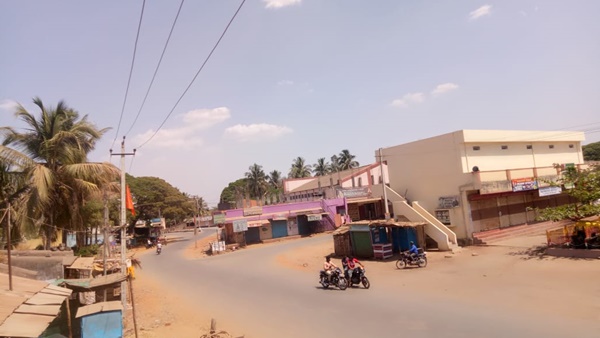 പുറത്ത് പ്രദർശിപ്പിക്കണം