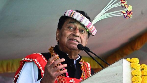  അയോഗ്യരാക്കണം