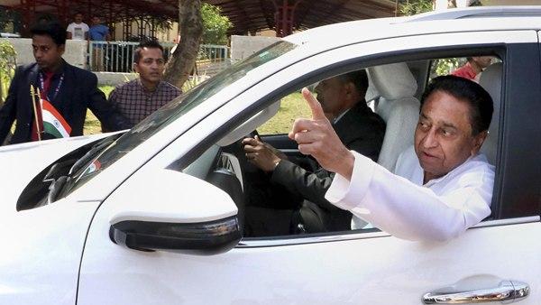  സ്പീക്കര്‍ക്ക് മുന്നില്‍